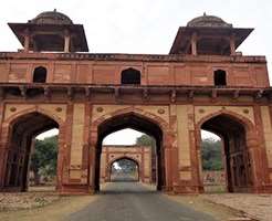 There is also Naubat Khana in the complex which was used to announce important arrivals. The name is derived from the special Mughal style drum which 